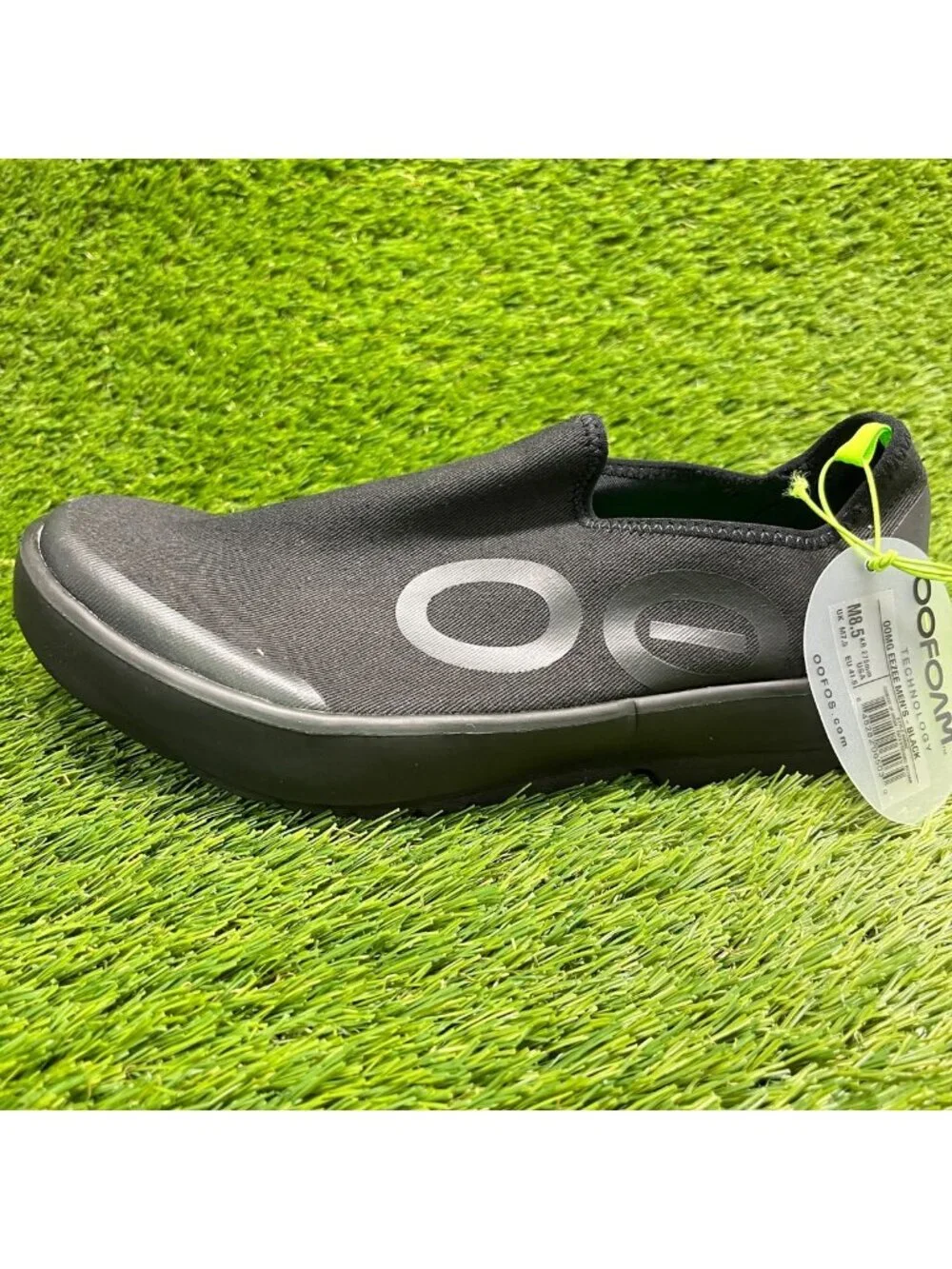 OOFOS OOmg EeZee Low Mens Size 8.5 Black Casual Walking Slip On Recovery Shoes